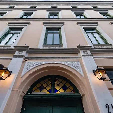 Dinbnb Enjoy A Stylish In The Heart Of The *