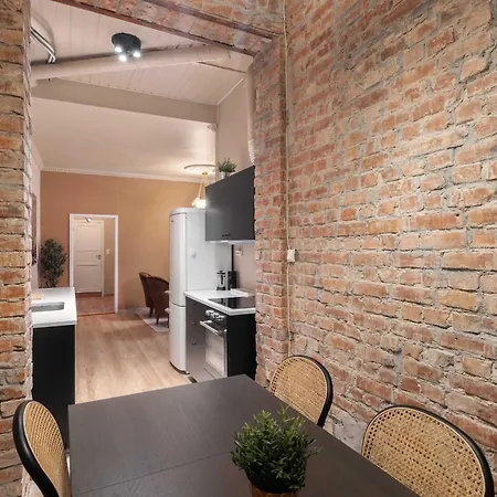 Dinbnb Enjoy A Stylish In The Heart Of The Apartment *