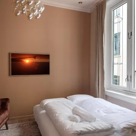 Dinbnb Enjoy A Stylish In The Heart Of The *