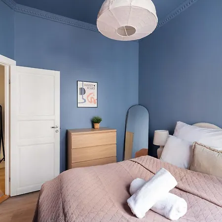 Dinbnb Enjoy A Stylish In The Heart Of The *