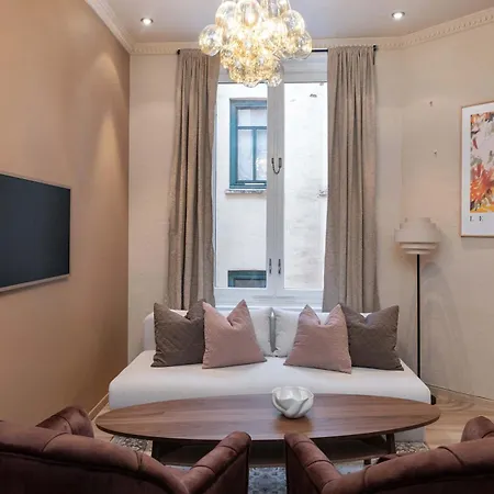 Dinbnb Enjoy A Stylish In The Heart Of The *