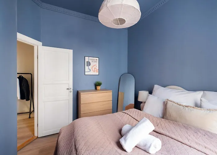 Dinbnb Enjoy A Stylish In The Heart Of The *