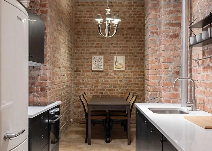 Dinbnb Enjoy A Stylish In The Heart Of The