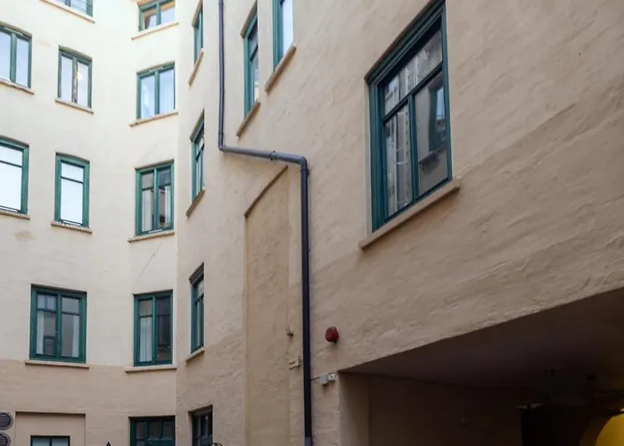 Lejlighed Dinbnb Enjoy A Stylish In The Heart Of The *