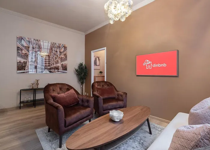 Dinbnb Enjoy A Stylish In The Heart Of The